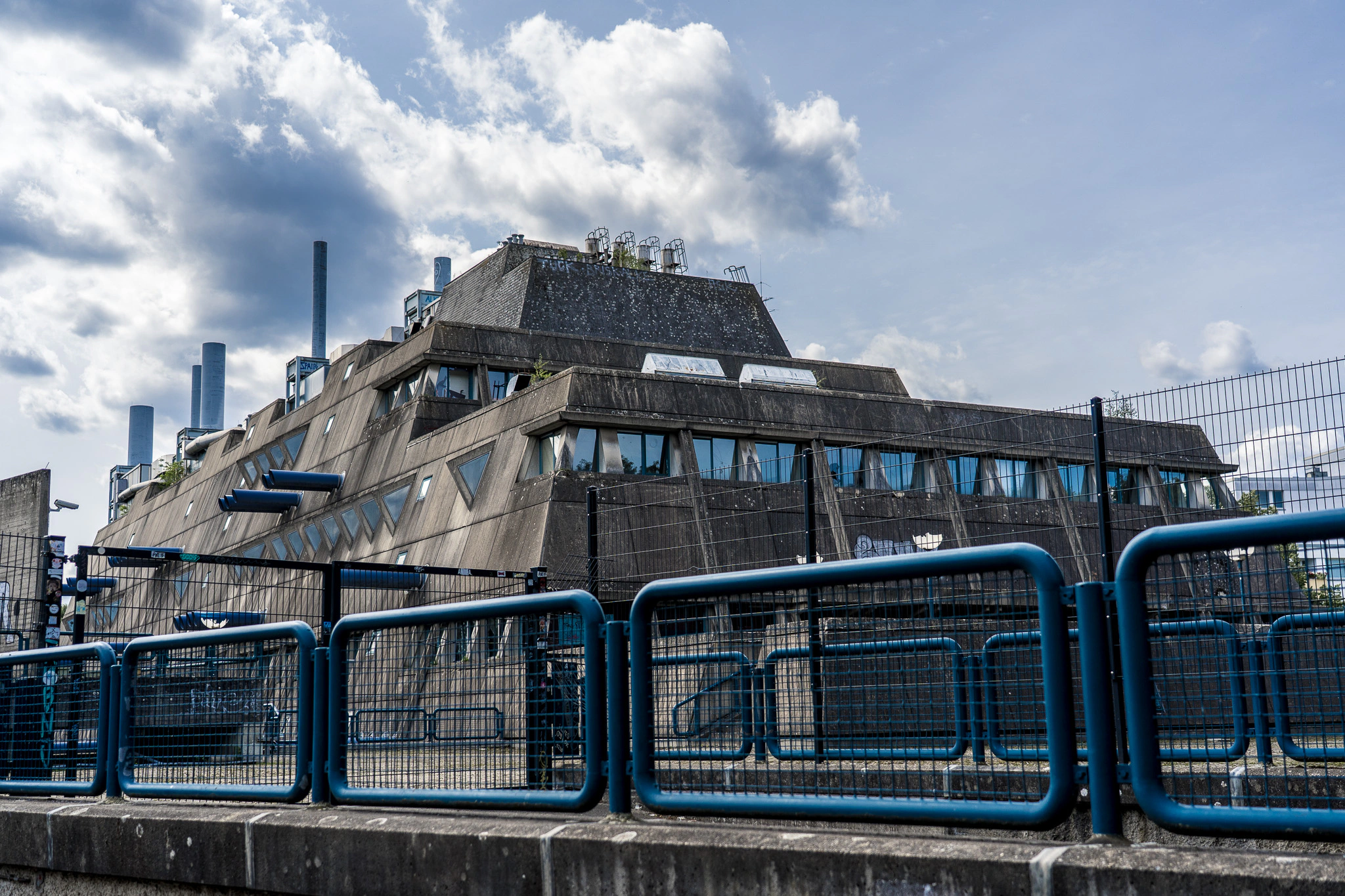 Broken windows and concrete of the Mäusebunker
